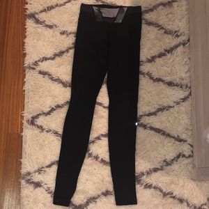 Wonder Under Low-Rise (LULULEMON)